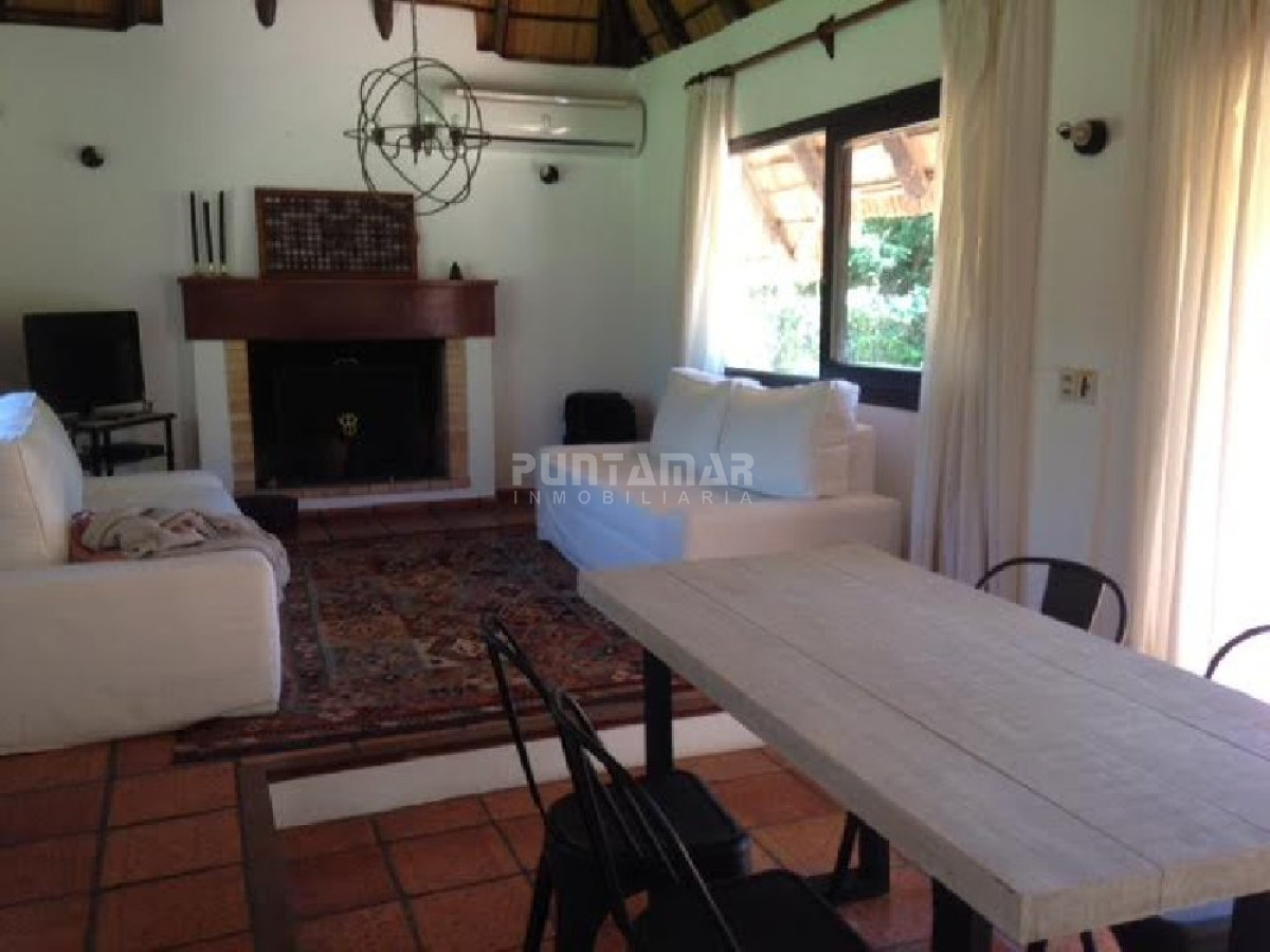 Casa ID.211121 - Casa en alquiler, Rincón del Indio con Piscina