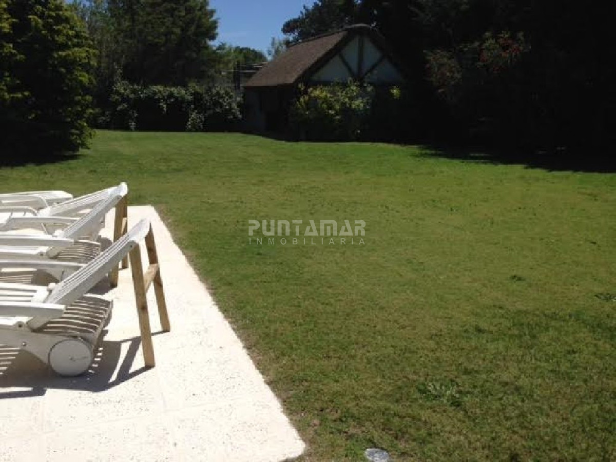 Casa ID.211121 - Casa en alquiler, Rincón del Indio con Piscina