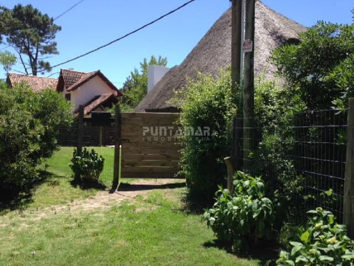 Casa ID.211121 - Casa en alquiler, Rincón del Indio con Piscina
