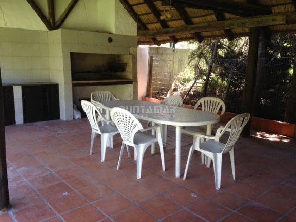 Casa ID.211121 - Casa en alquiler, Rincón del Indio con Piscina