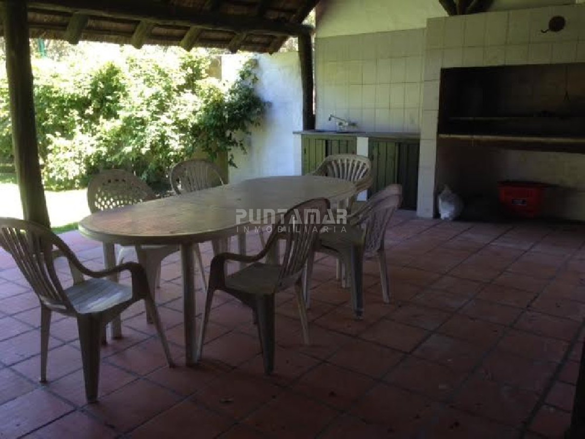 Casa ID.211121 - Casa en alquiler, Rincón del Indio con Piscina