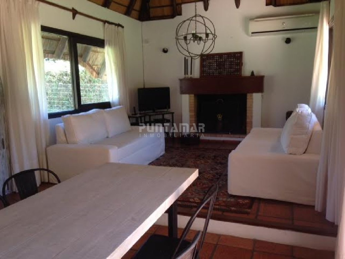 Casa ID.211121 - Casa en alquiler, Rincón del Indio con Piscina