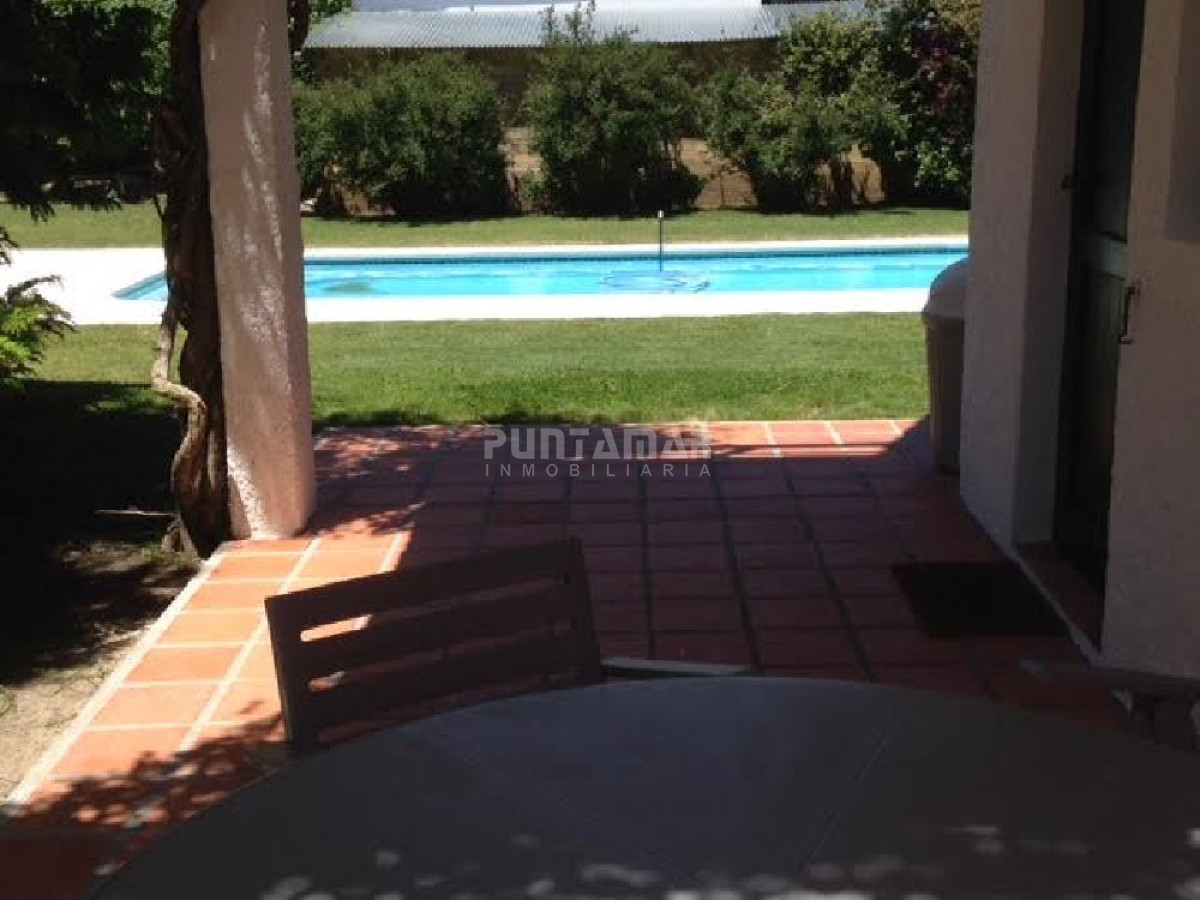 Casa ID.211121 - Casa en alquiler, Rincón del Indio con Piscina