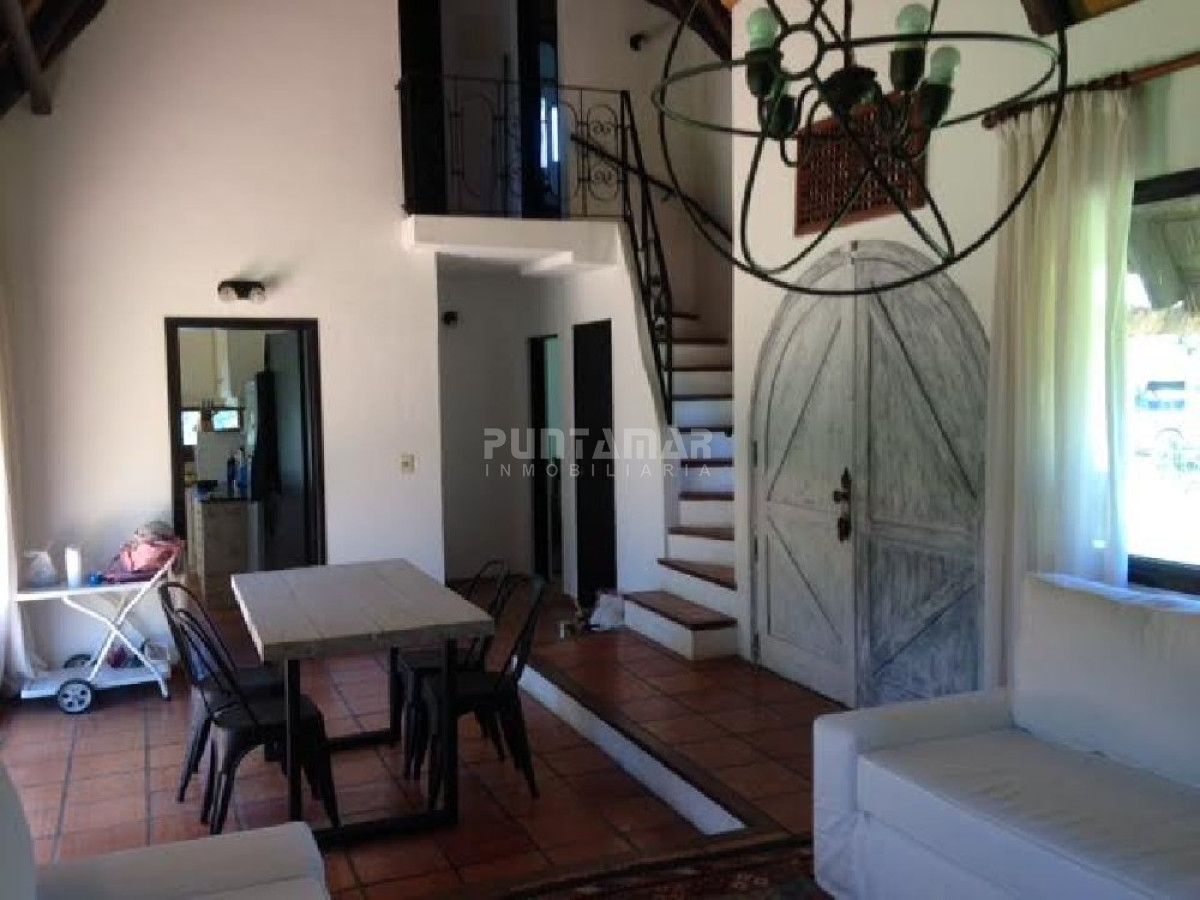 Casa ID.211121 - Casa en alquiler, Rincón del Indio con Piscina