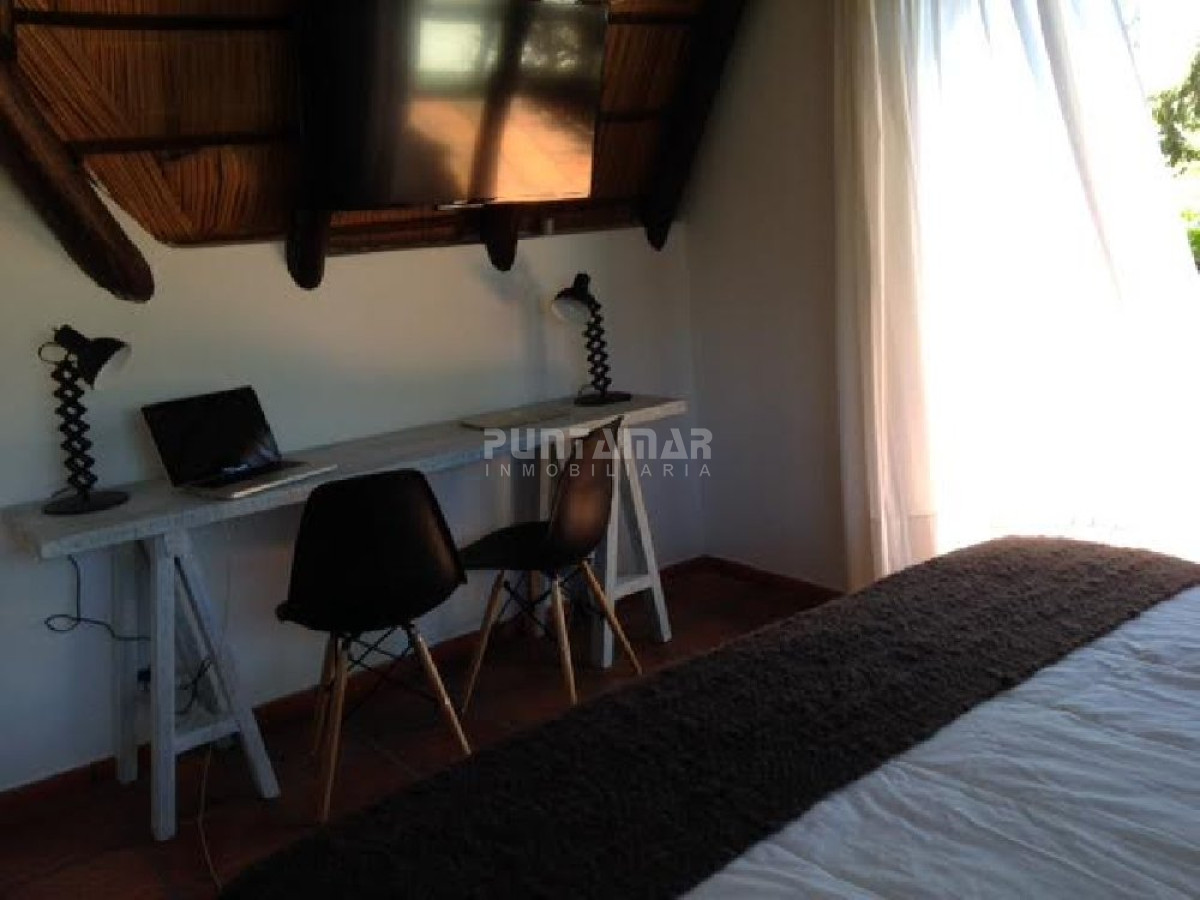 Casa ID.211121 - Casa en alquiler, Rincón del Indio con Piscina