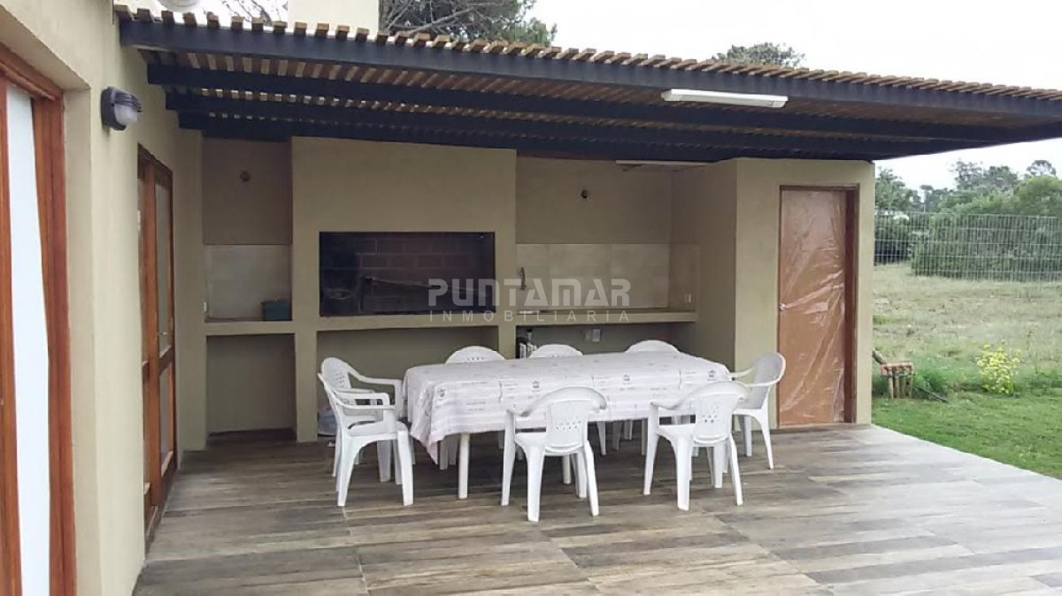 Casa ID.211151 - Casa en Balneario Buenos Aires, 2 dormitorios *