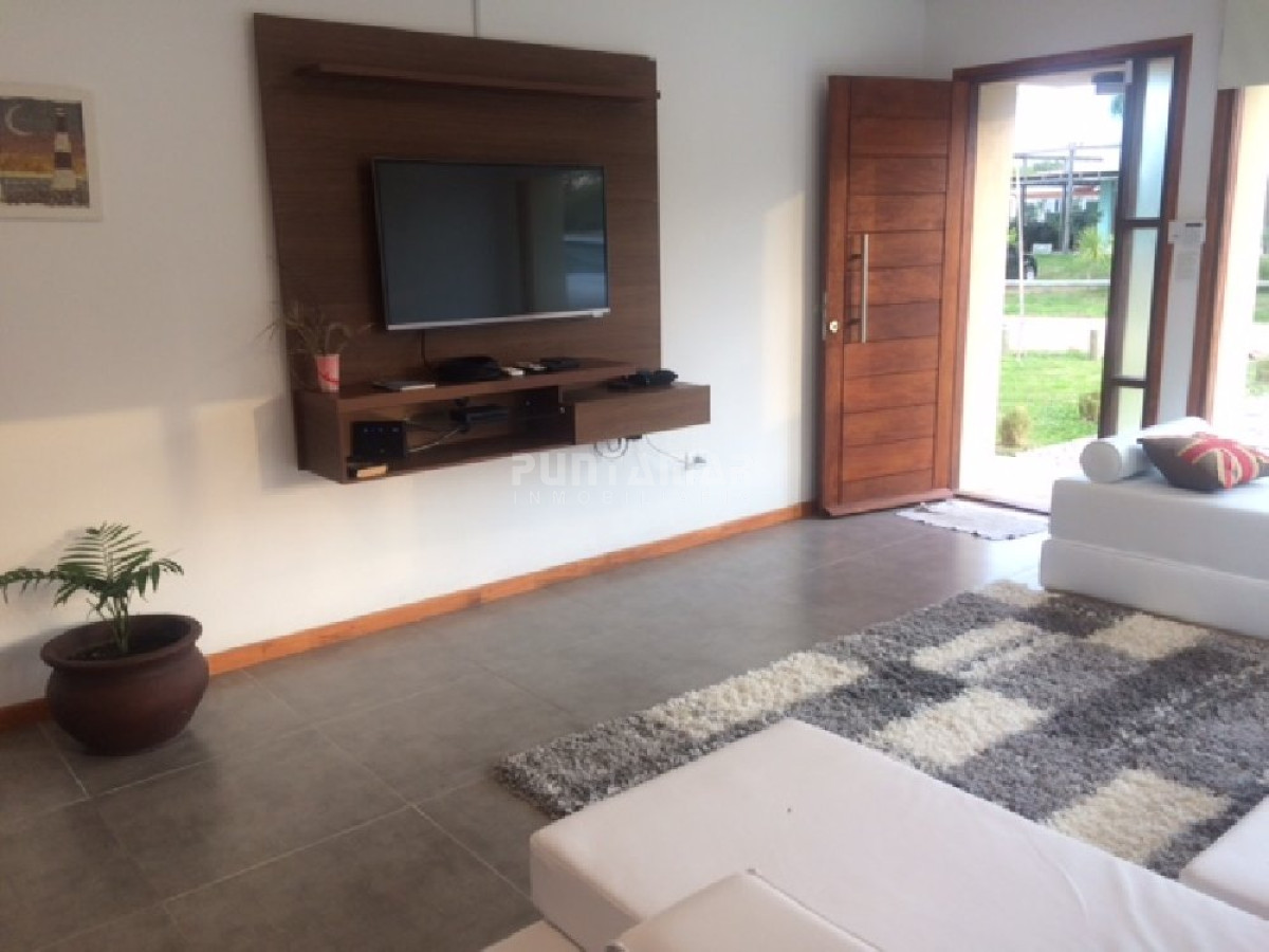 Casa ID.211151 - Casa en Balneario Buenos Aires, 2 dormitorios *