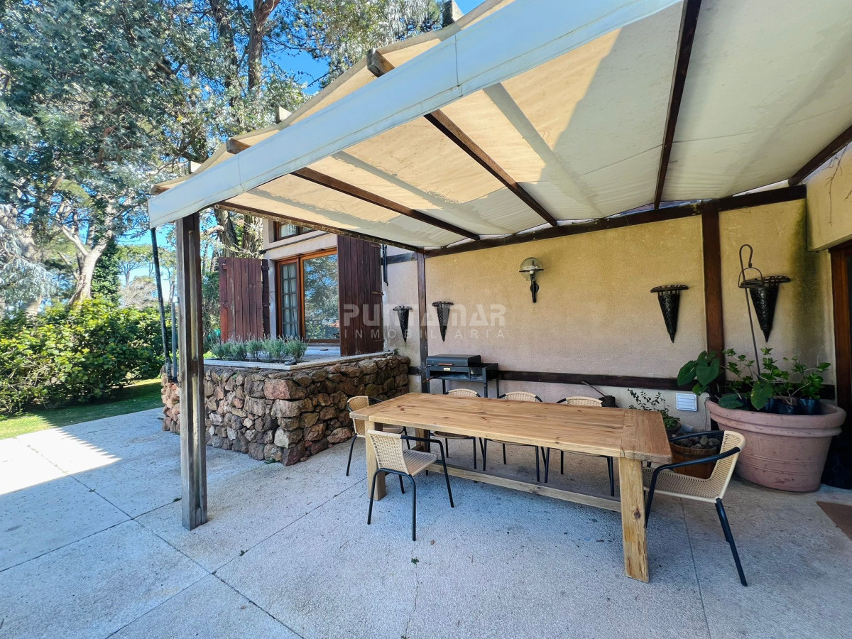 Casa ID.212432 - ALQUILER  CASA DE 3 DORMITORIOS EN SUITE EN SAN RAFAEL CON PISCINA