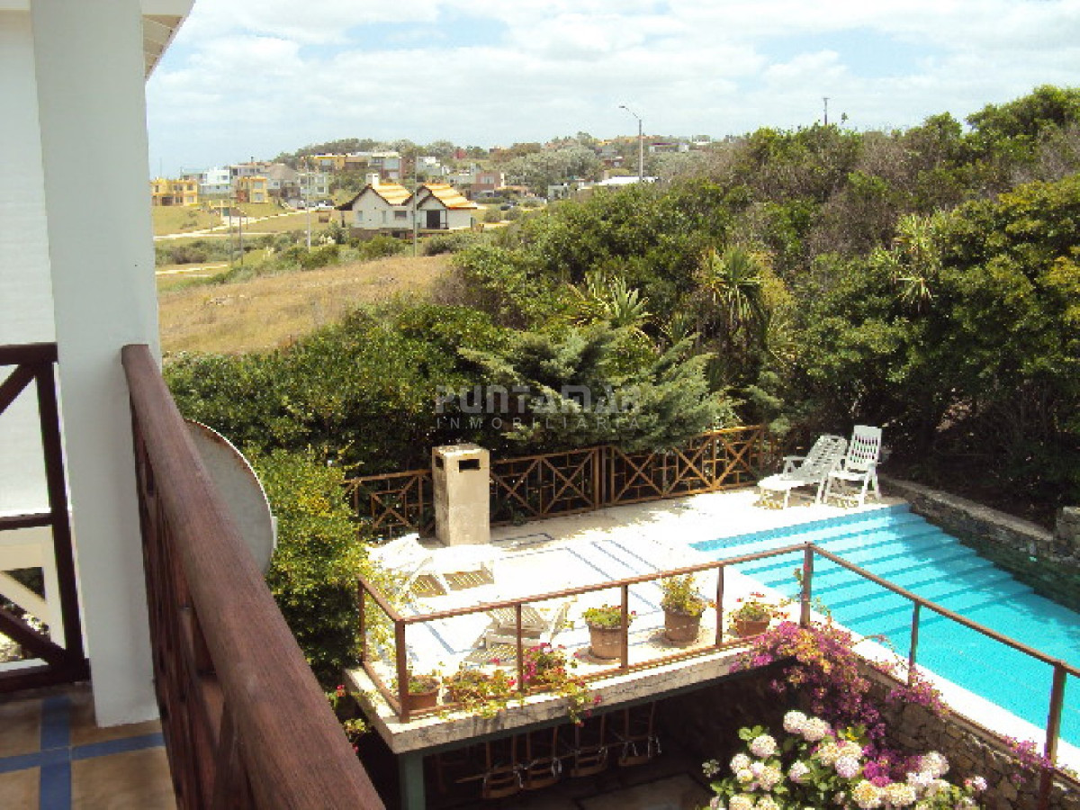 Casa ID.211703 - Casa en Punta Piedras, Manantiales, 4 dormitorios y piscina