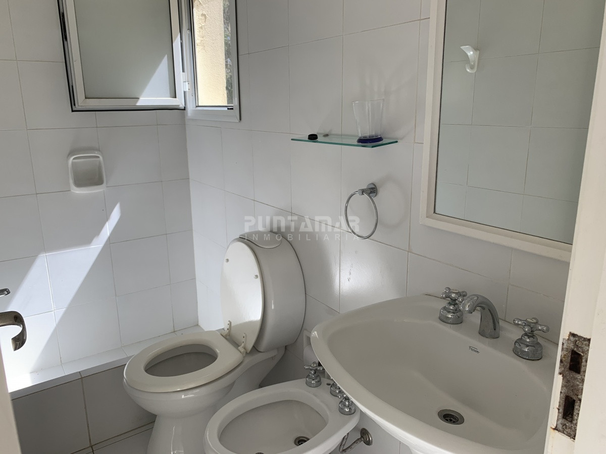 Casa ID.210729 - ALQUILER DE CASA EN LA BARRA 4 DORMITORIOS EN SUITE CON PISCINA