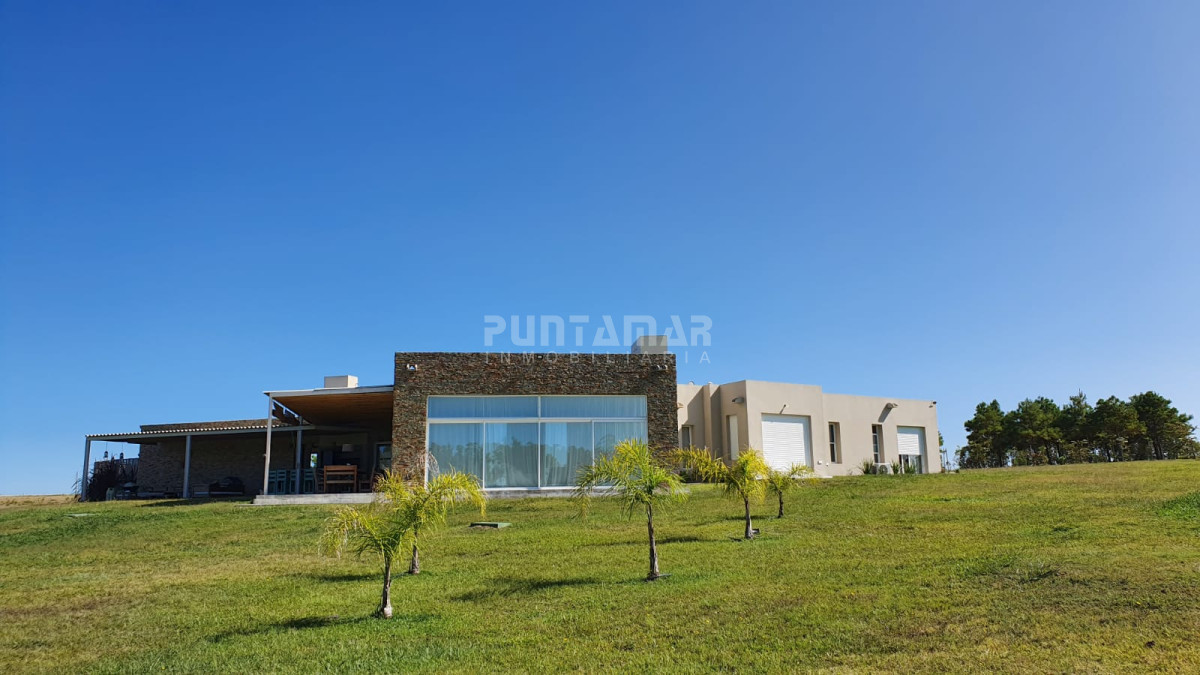 Casa ID.211900 - Casa en alquiler barrio cerrado Pueblo Mio