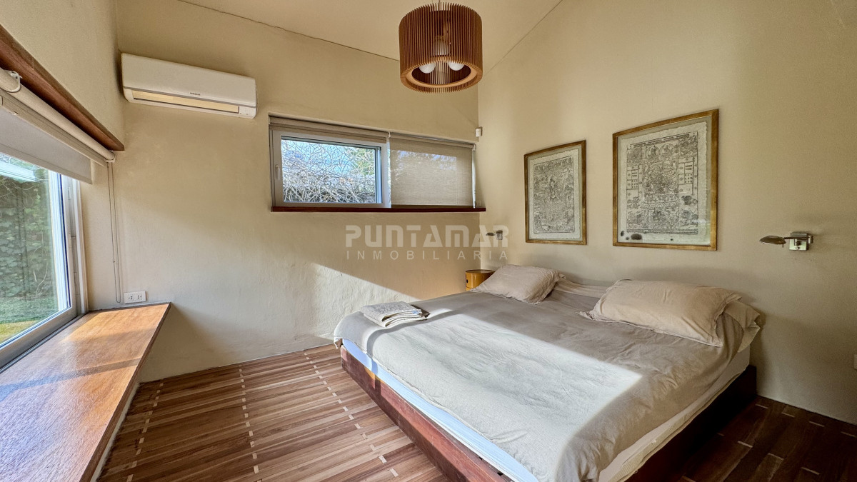 Casa ID.213532 - ALQUILER CASA DE DISEÑO DE 3 DORMITORIOS CON PISCINA EN SAN RAFAEL 