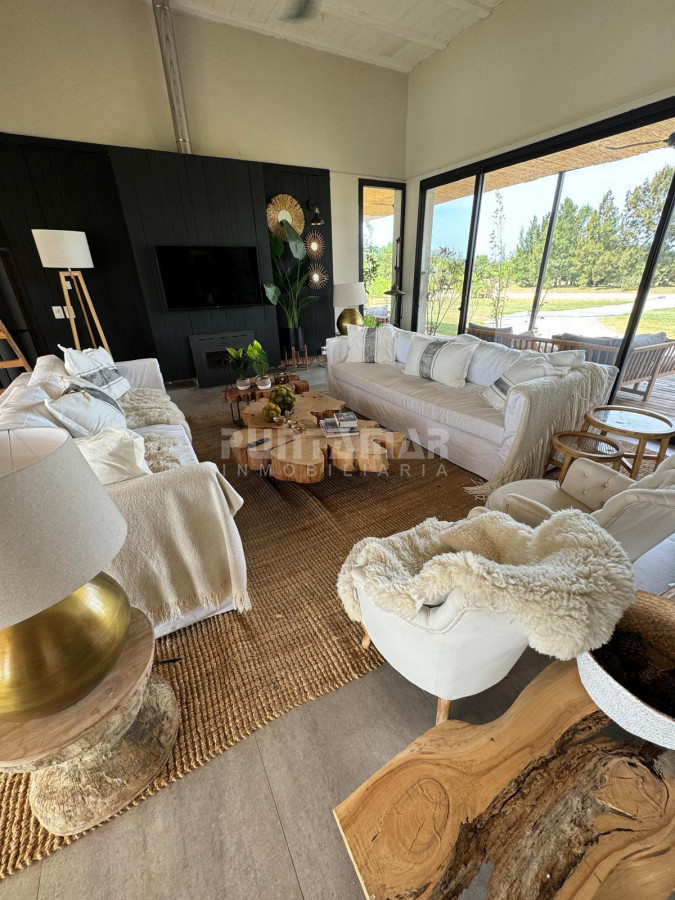 Casa ID.213803 - ALQUILER HERMOSA CASA DE 4 DORMITORIOS EN BARRIO PRIVADO EL QUIJOTE 