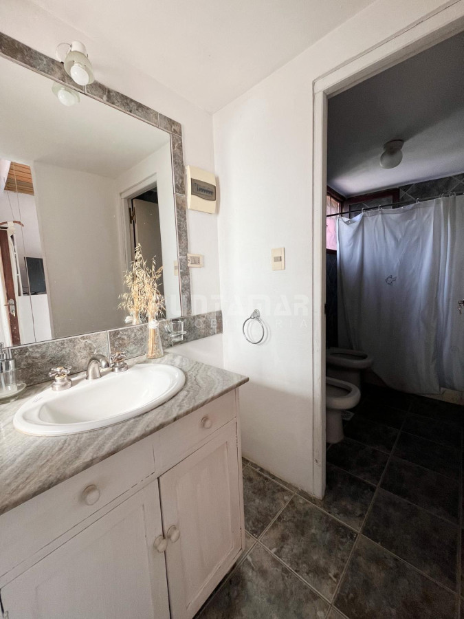 Casa ID.213421 - AMPLIA CASA DE 4 DORMITORIOS EN EL CORAZON DE LA BARRA 