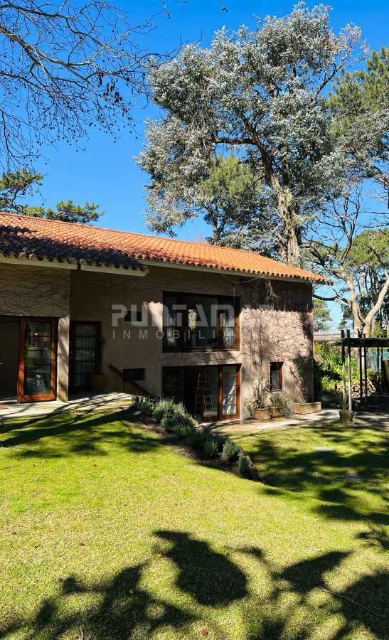 Casa ID.212432 - ALQUILER  CASA DE 3 DORMITORIOS EN SUITE EN SAN RAFAEL CON PISCINA