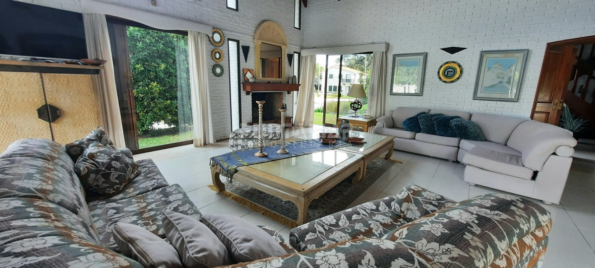 Casa ID.212456 - IMPORTANTE CASA DE 2 PLANTAS EN BARRIO SAN RAFAEL