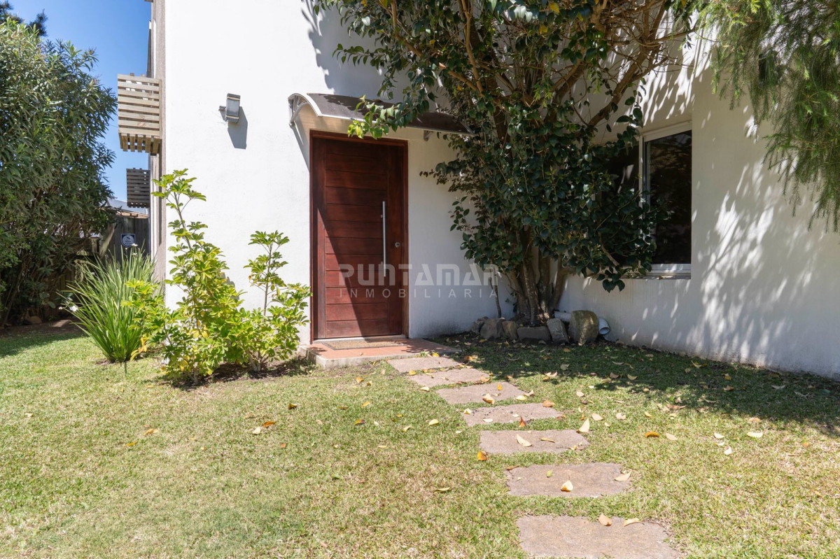 Casa ID.212570 - CASA EN LA JUANITA DE 4 DORMITORIOS A MINUTIOS DE JOSE IGNACIO