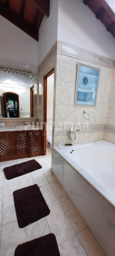 Casa ID.212456 - IMPORTANTE CASA DE 2 PLANTAS EN BARRIO SAN RAFAEL