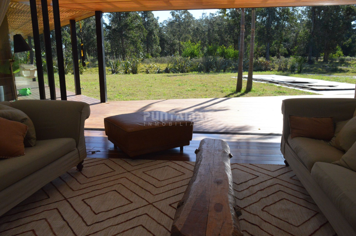 Casa ID.212843 - MODERNA CASA DE 3 DORMITORIOS EN ALQUILER EN BARRIO CERRADO POLO DEL ESTE