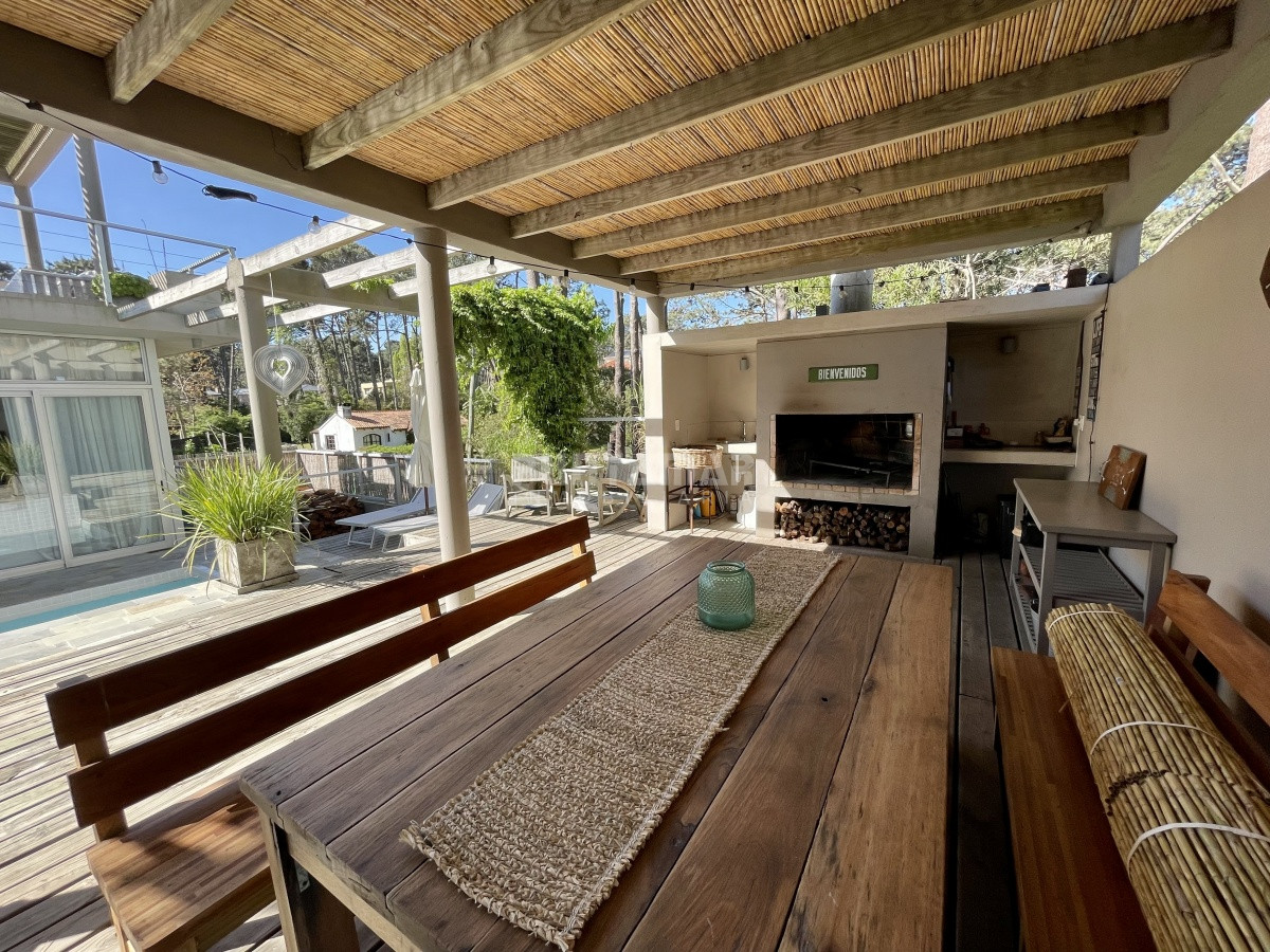 Casa ID.212480 - VENTA DE CASA 4 DORMITORIOS EN MONTOYA