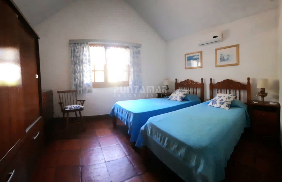 Casa ID.212863 - MUY LINDA CASA EN LA BARRA CON TERRAZA Y PARRILLERO