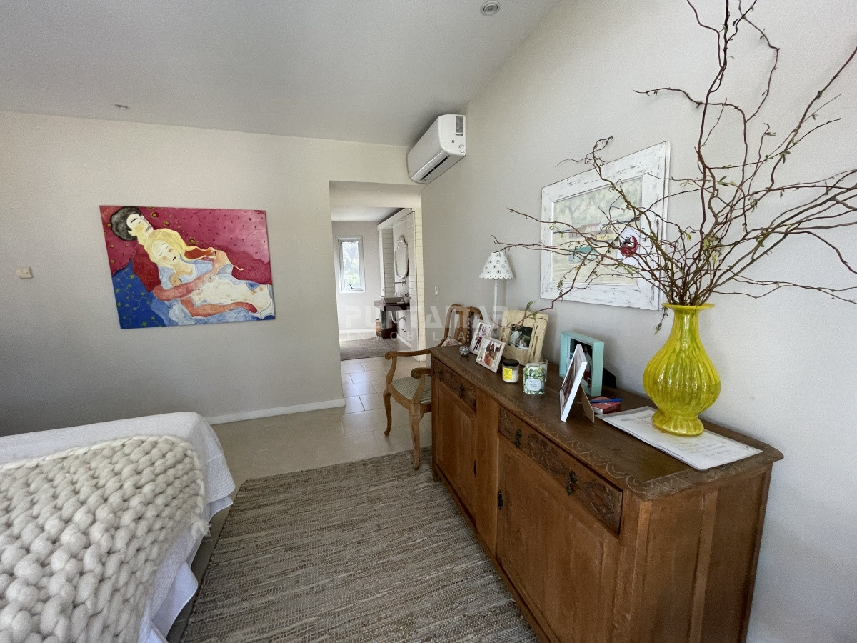 Casa ID.212480 - VENTA DE CASA 4 DORMITORIOS EN MONTOYA