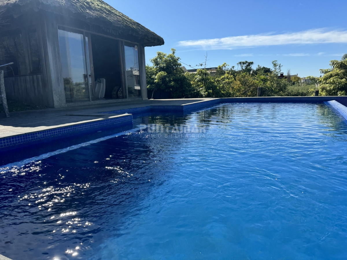 Casa ID.210864 - ESPECTACULAR CASA EN MONTOYA DE 3DORMITORIOS Y PISCINA 