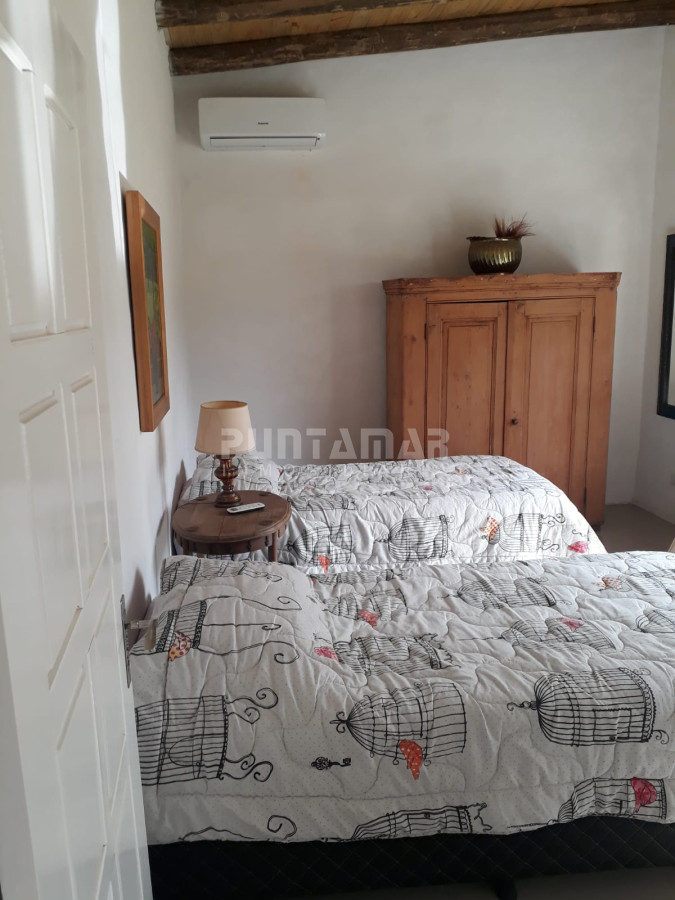 Casa ID.210842 - Casa de 5 dormitorios en alquiler en Montoya