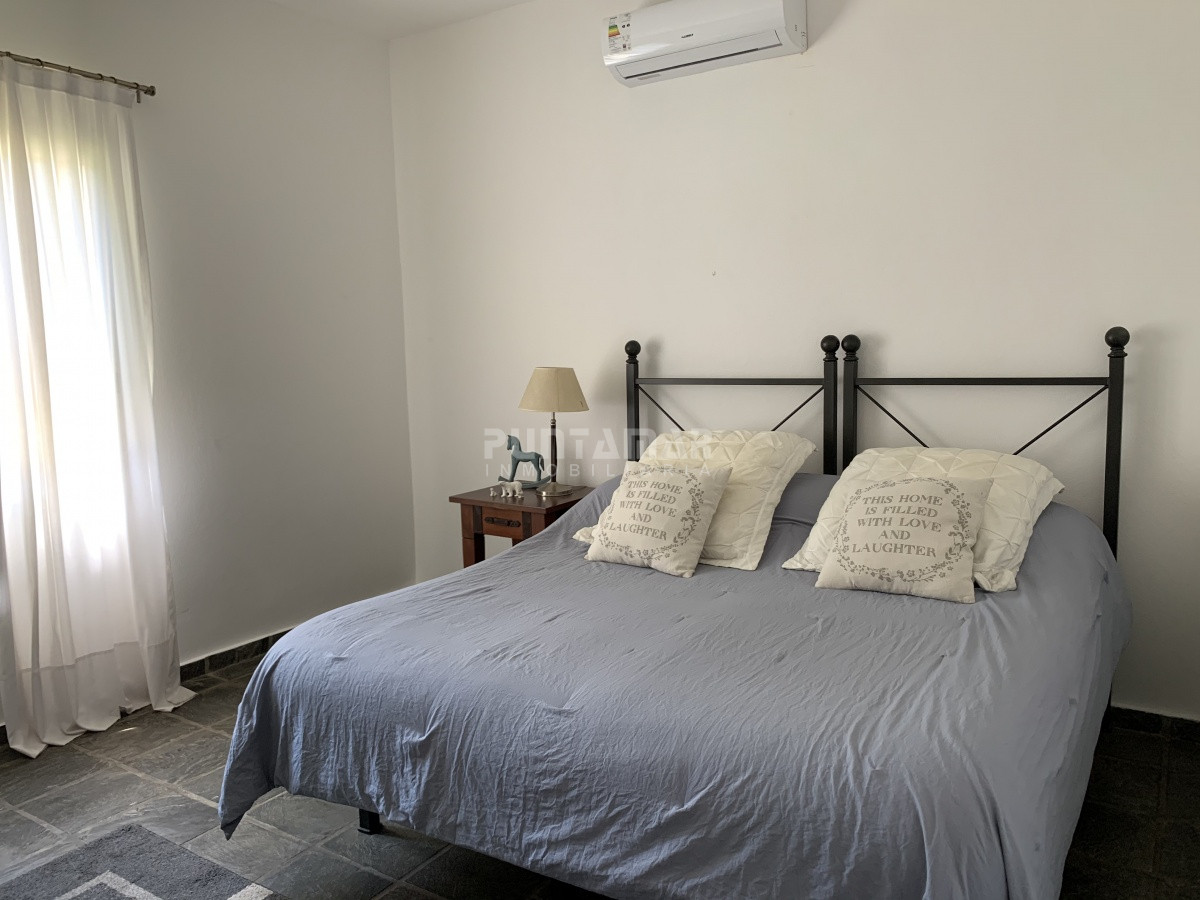 Casa ID.210729 - ALQUILER DE CASA EN LA BARRA 4 DORMITORIOS EN SUITE CON PISCINA