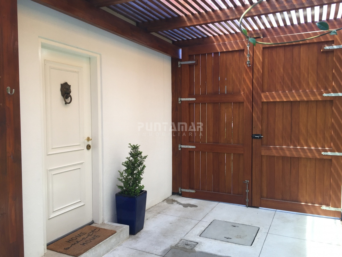 Casa ID.210767 - Casa en alquiler en Montoya, La Barra, 4 dormitorios 