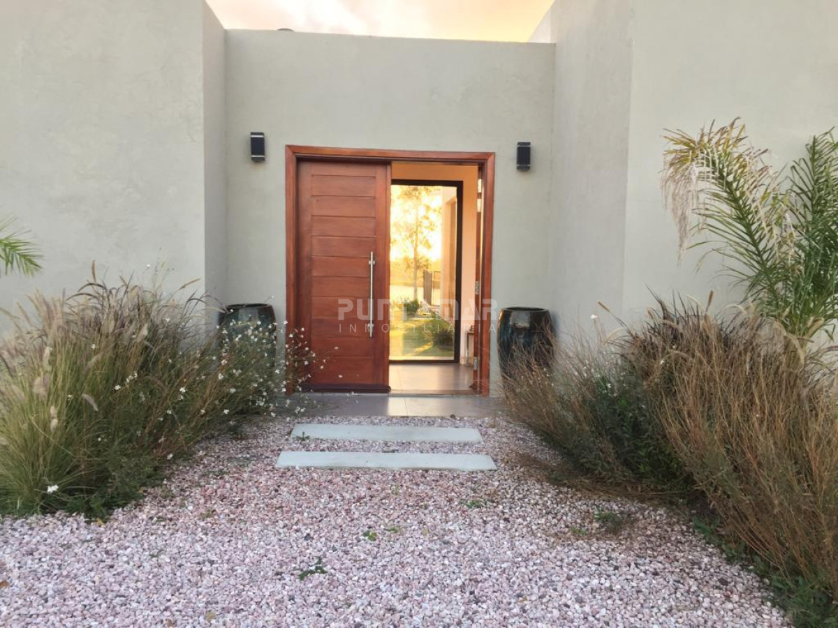 Casa ID.211804 - Casa en alquiler en Pueblo Mio