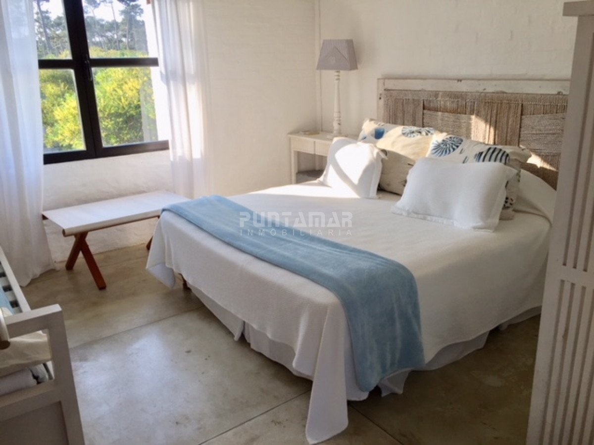 Casa ID.211059 - ALQUILER DE CASA EN MANANTIALES 4 DORMITORIOS