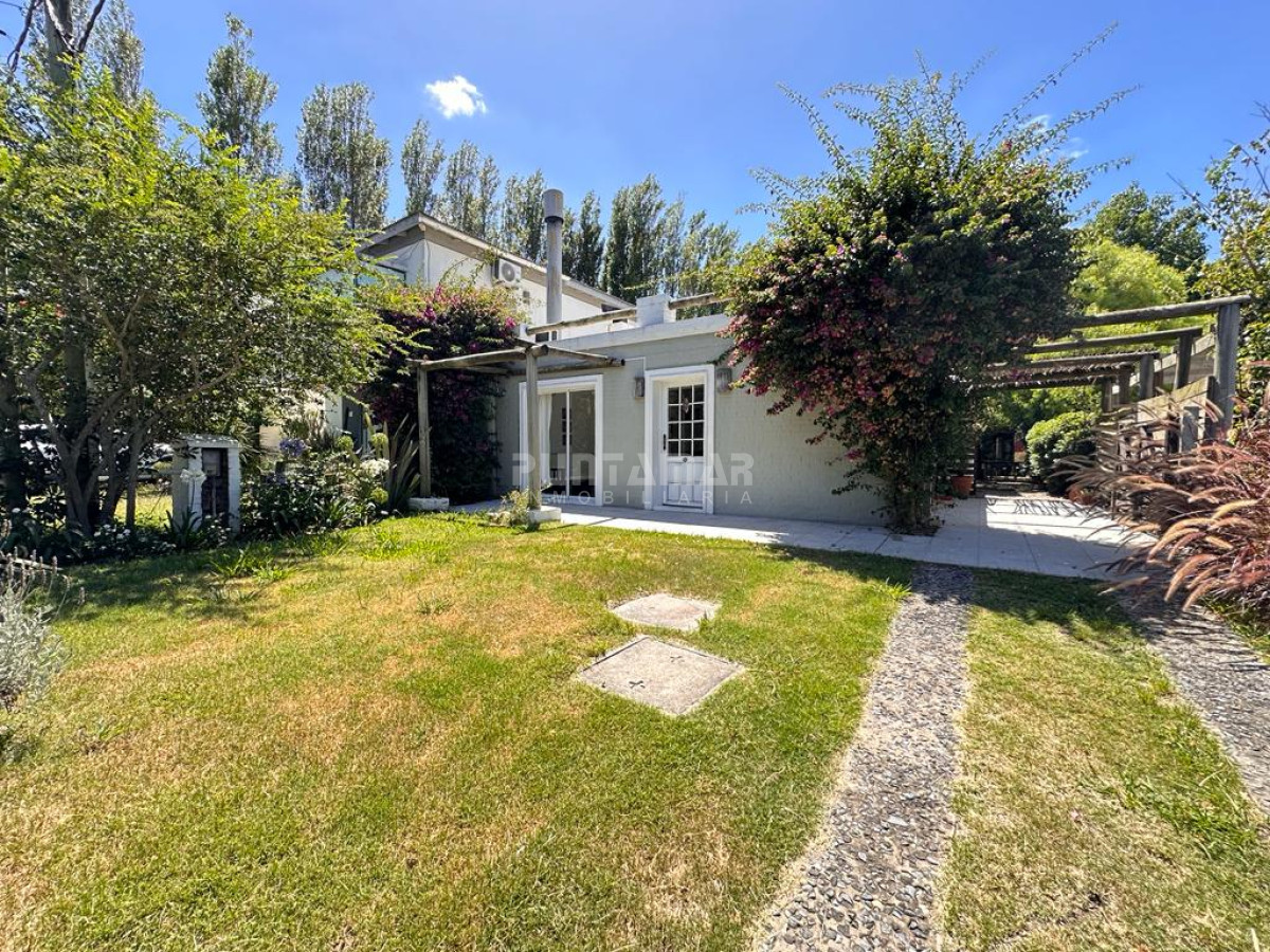 Casa ID.210240 - ALQUILER ANUAL EN LA BARRA 3 DORMITORIOS