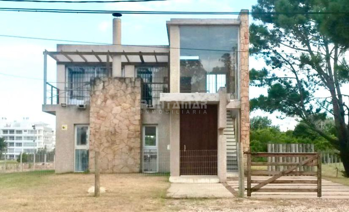 Casa ID.210709 - ALQUILER MODERNA CASA RINCON DEL INDIO 3 DORM Y PISCINA