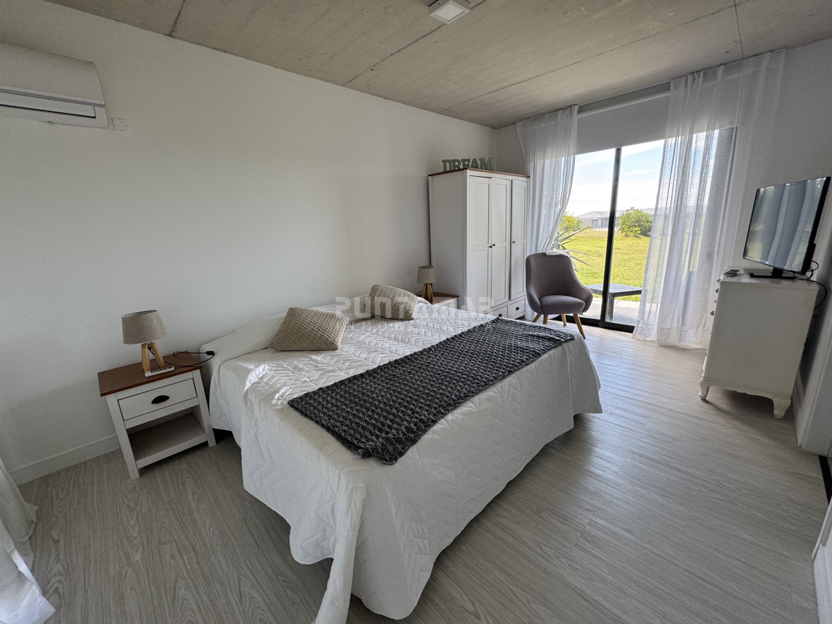 Casa ID.211933 - CASA EN VENTA Y ALQUILER EN PUEBLO MIO , 4 DORMITORIOS, PISCINA