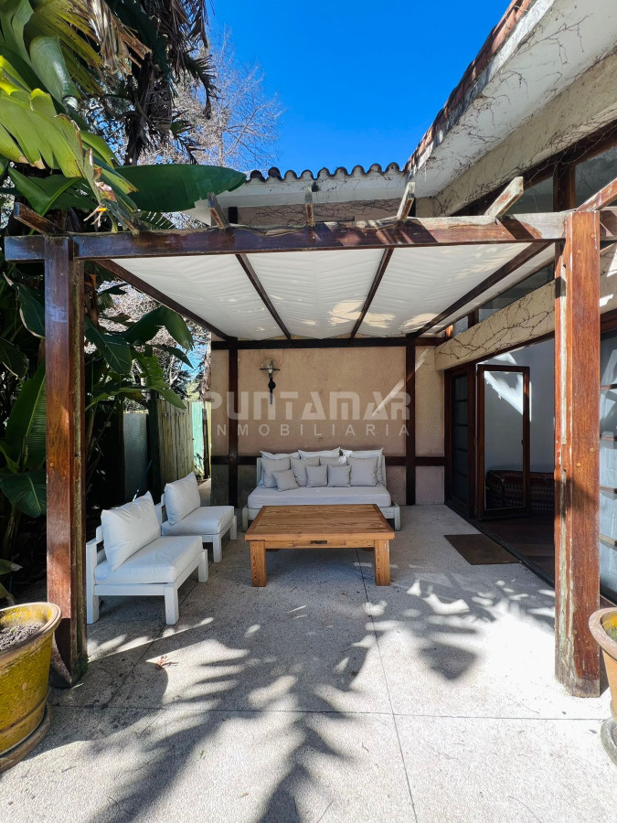 Casa ID.212432 - ALQUILER  CASA DE 3 DORMITORIOS EN SUITE EN SAN RAFAEL CON PISCINA