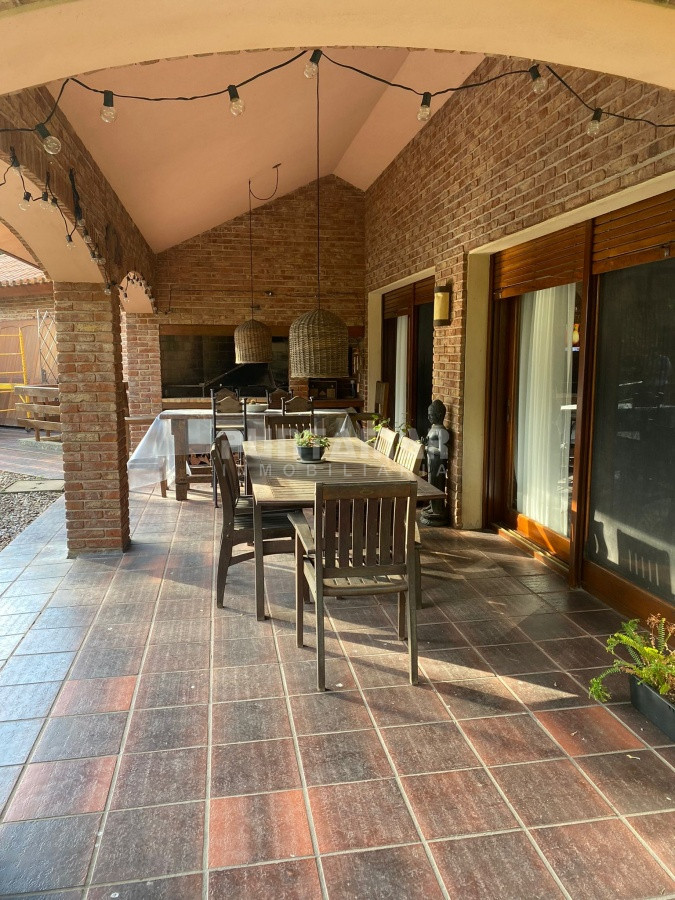 Casa ID.212158 - CASA DE 5 DORMITORIOS CON PISCINA EN PUNTA DEL ESTE!