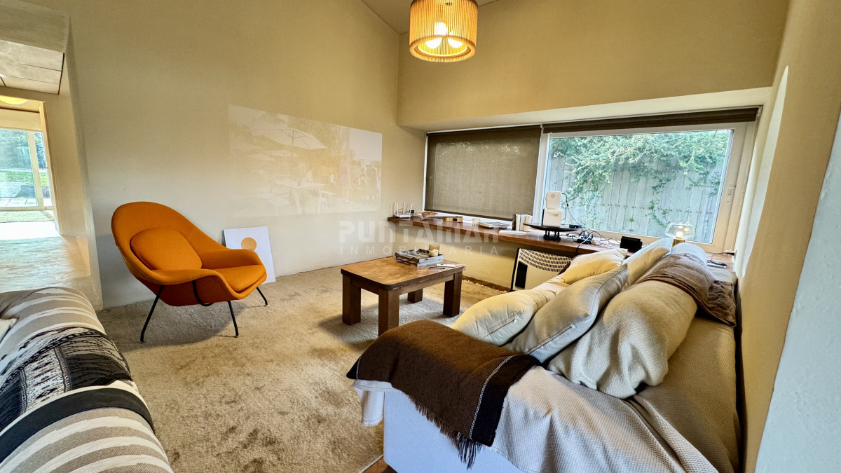 Casa ID.213532 - ALQUILER CASA DE DISEÑO DE 3 DORMITORIOS CON PISCINA EN SAN RAFAEL 