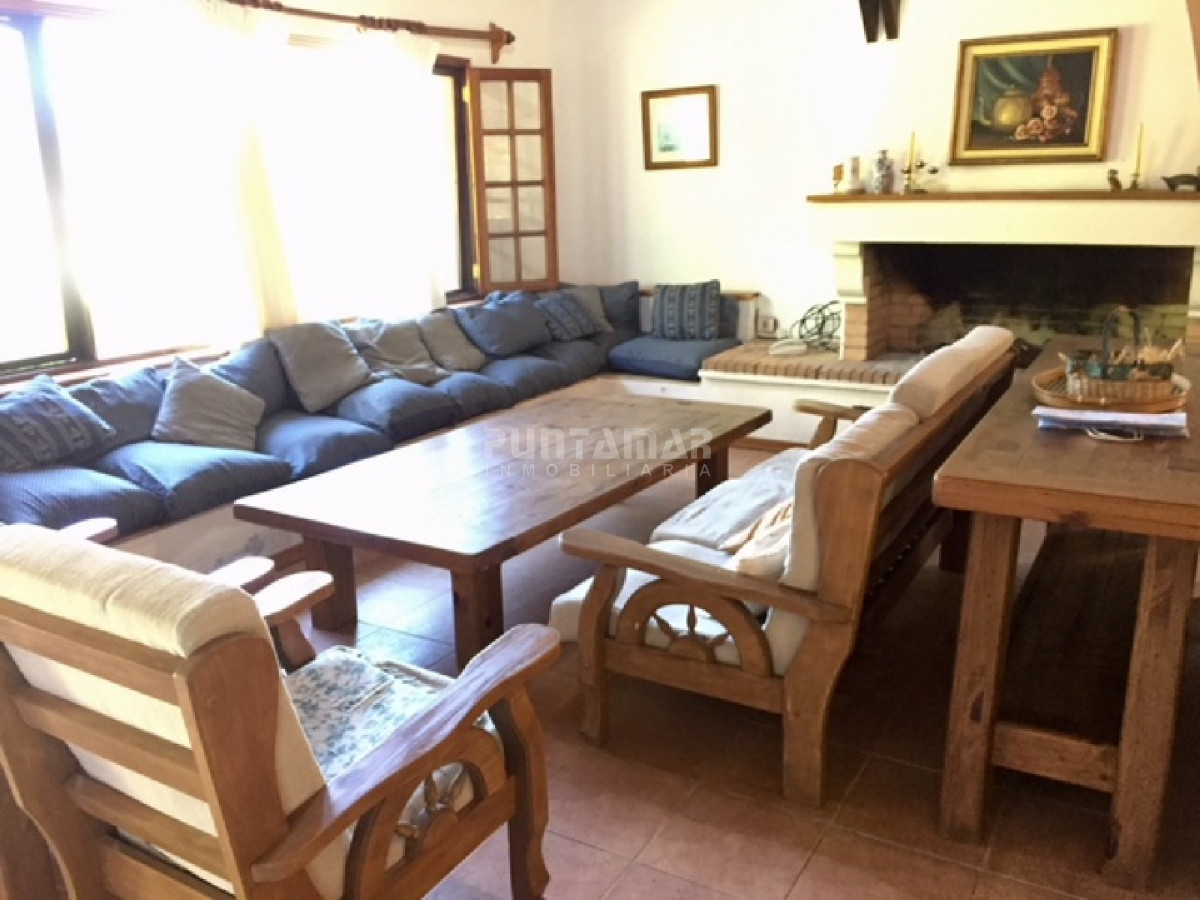 Casa ID.210621 - ALQUILER CASA DE 5 DORMIS CON PISCINA