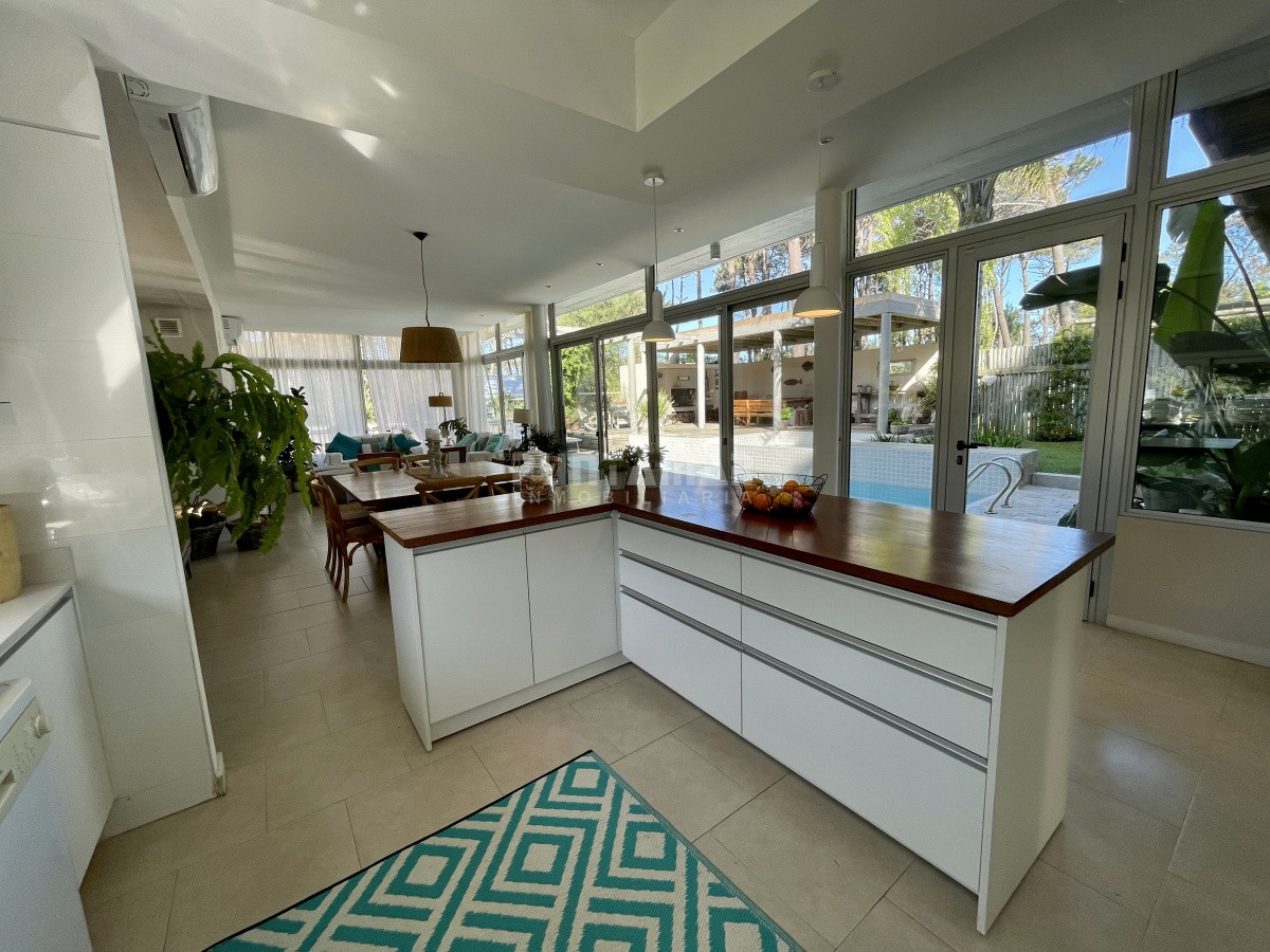 Casa ID.212480 - VENTA DE CASA 4 DORMITORIOS EN MONTOYA