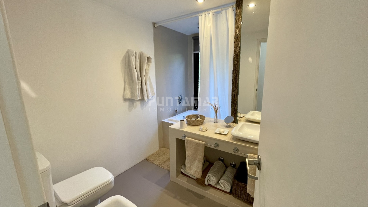 Casa ID.213215 - HERMOSA CASA 2 DORMITORIOS EN LA BARRA A METROS DE MEDIALUNAS CALENTITAS