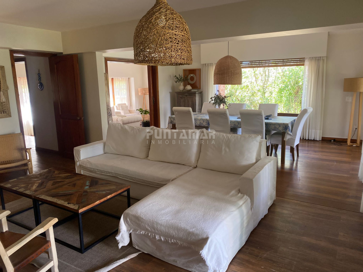 Casa ID.212158 - CASA DE 5 DORMITORIOS CON PISCINA EN PUNTA DEL ESTE!
