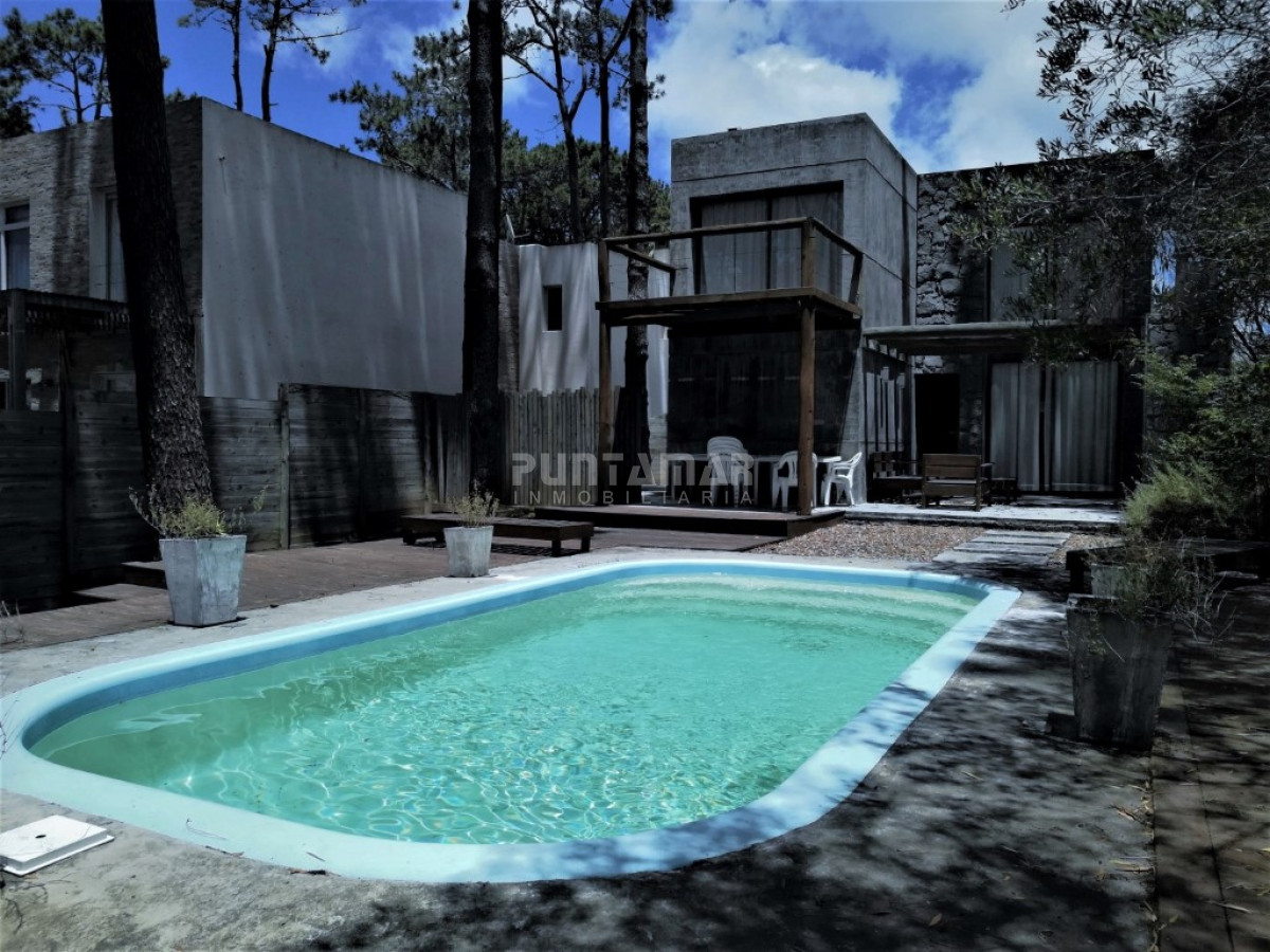 Casa ID.210846 - HERMOSA CASA DE 3 DORMITORIOS CON PISCINA EN MONTOYA 