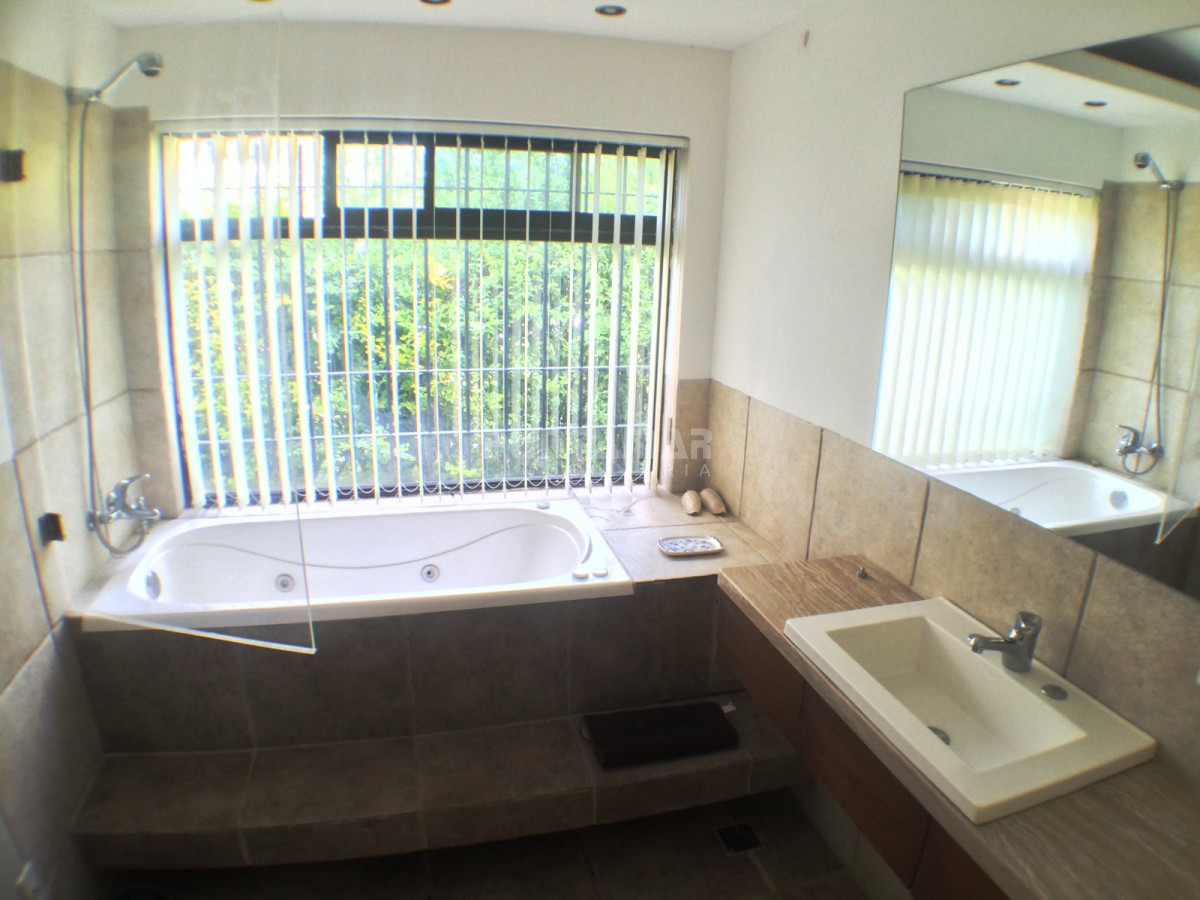 Casa ID.210662 - CASA DE 4 DORMITORIOS CON PISCINA