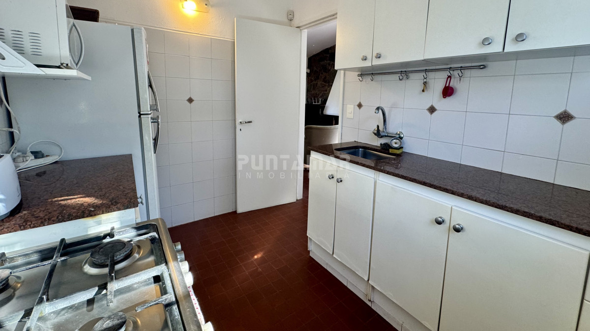 Casa ID.213710 - ALQUILER HERMOSO CHALET DE 4 DORMITORIOS A 900 MTS DEL MAR