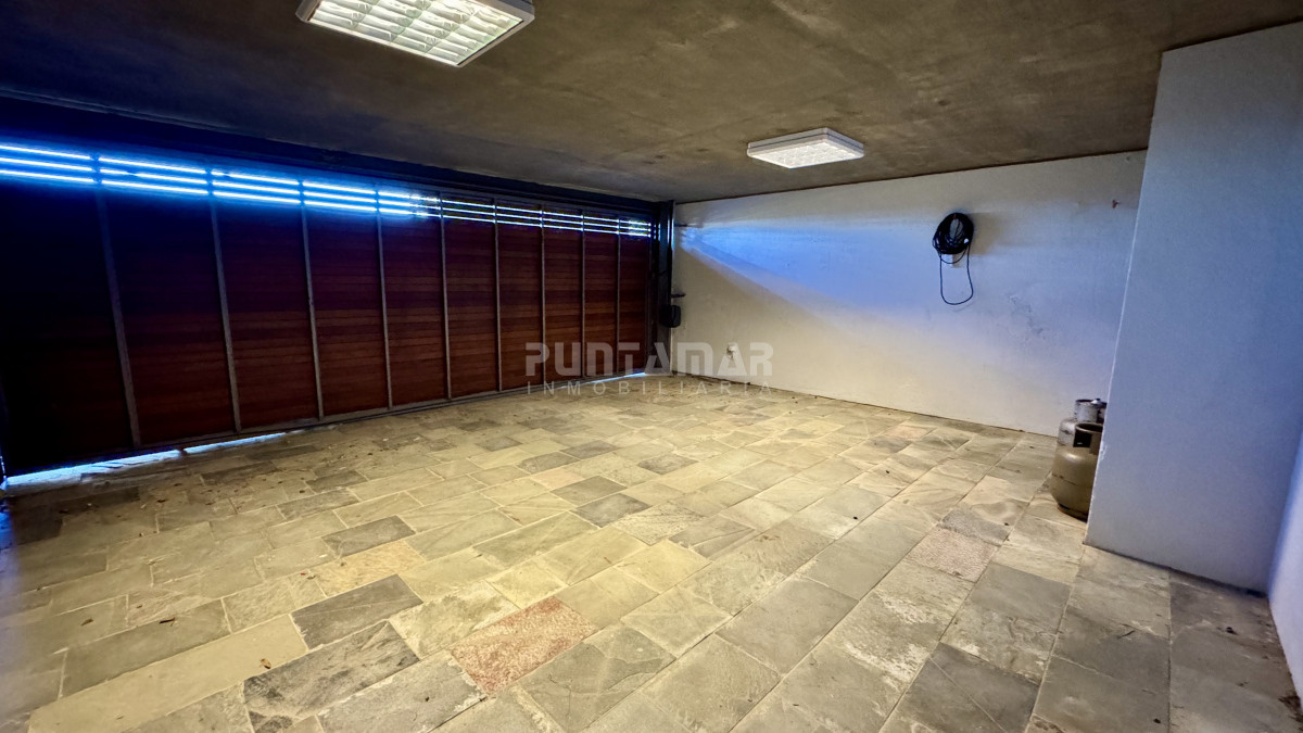 Casa ID.212719 - ALQUILER  CASA DE 4 DORMITORIOS  EN EN EL CHORRO  CON PISCINA