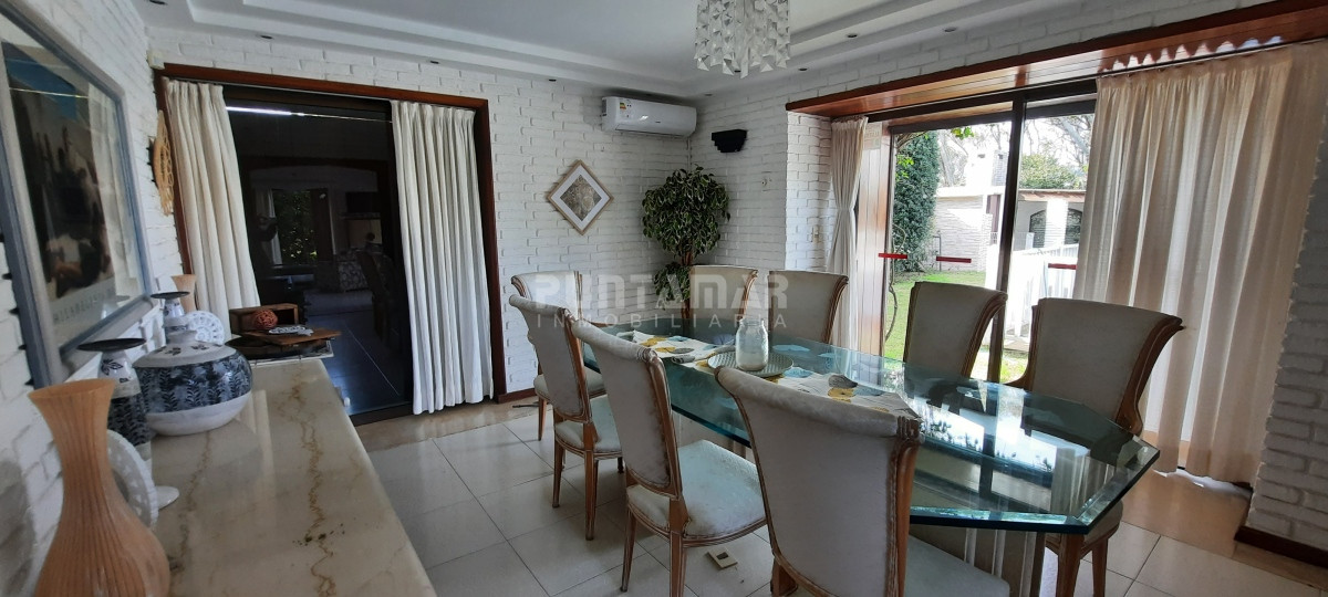 Casa ID.212456 - IMPORTANTE CASA DE 2 PLANTAS EN BARRIO SAN RAFAEL