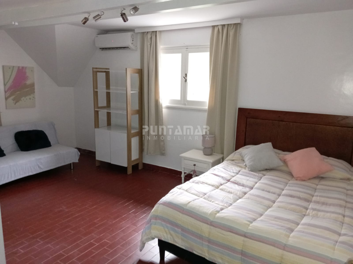 Casa ID.212770 - CASA DE 3 PLANTAS EN PARADA 7 DE LA MANSA, CON 4 DORMITORIOS Y DEPENDENCIA DE SERVICIO