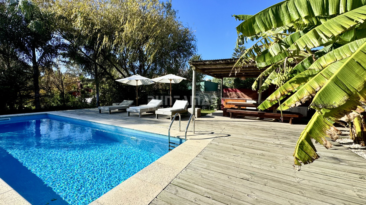 Casa ID.213690 - MODERNA CASA DE 3 DORMITORIOS CON PISCINA EN EL TESORO 