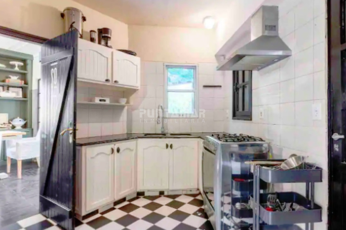 Casa ID.213430 - ALQUILER DE IMPORTANTE CASA EN MONTOYA